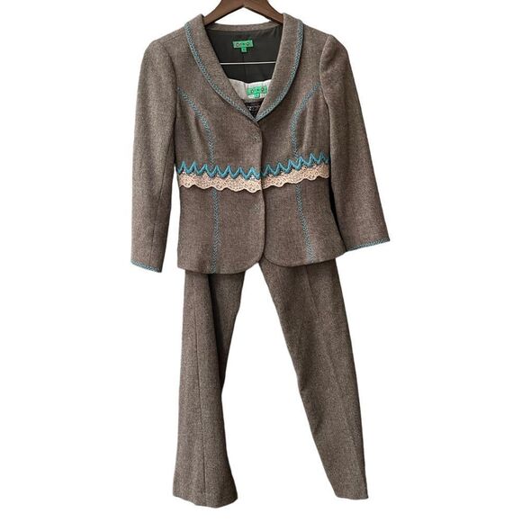 TIBI Women's Wool Blend Embroidery & Lace Jacket with pants suit size 2.